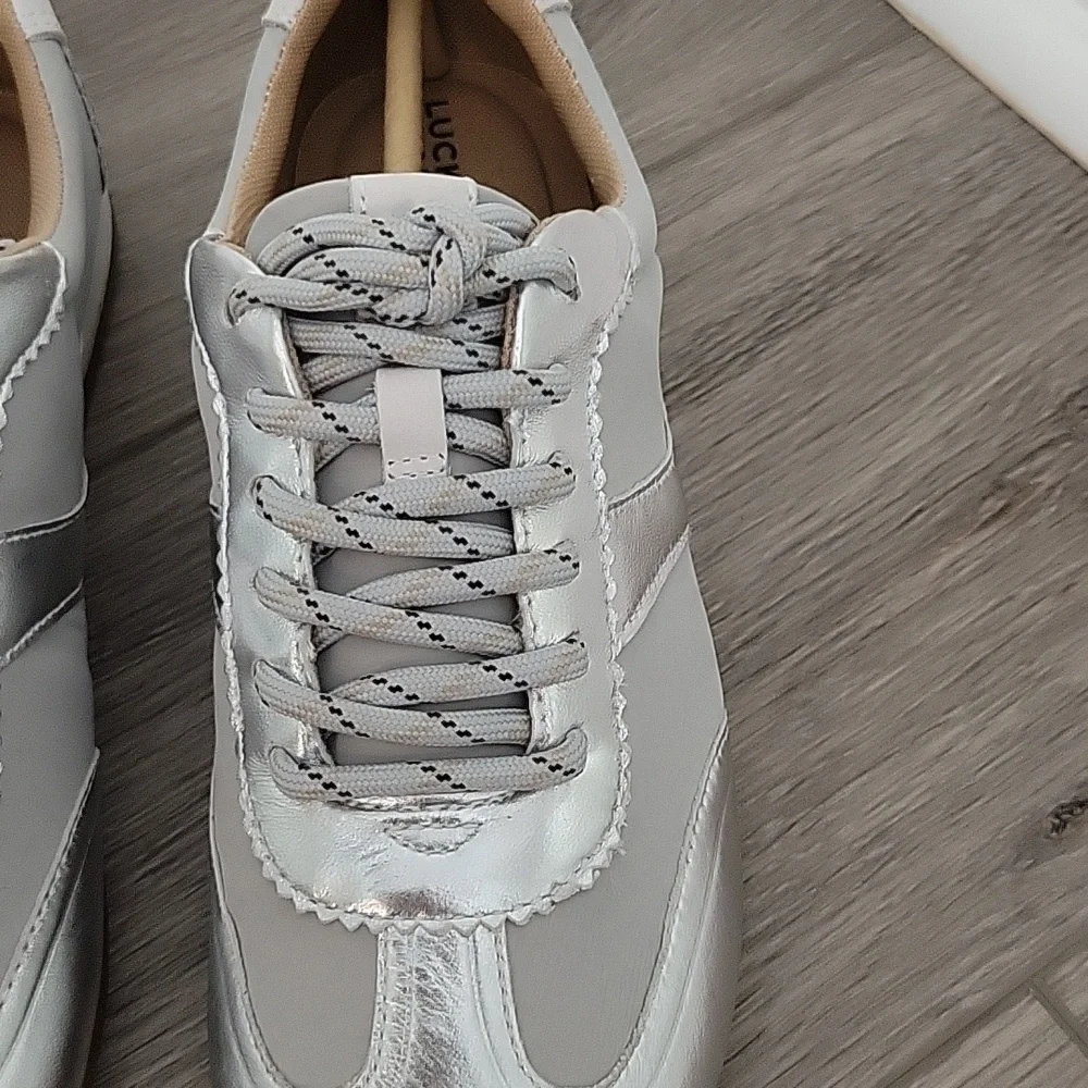 Lucky Brand Kalifo Sneakers Silver In Size 7.5M NIB